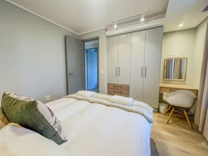 6 Bedroom Property for Sale in Kingswood Golf Estate Western Cape